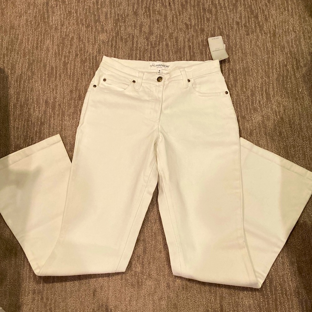 Sag Harbor white flare leg jeans, Sz 6 Inseam 32”